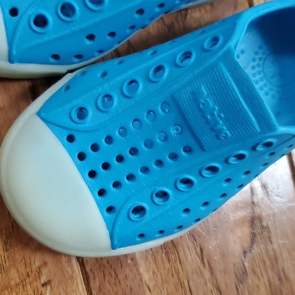 Native Jefferson Glow shoes